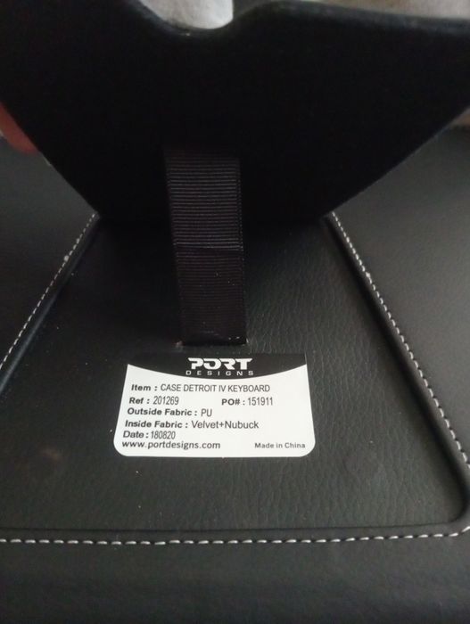 Capa universal para tablet com teclado