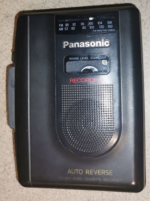 Dyktafon Panasonic RQ-170 z Radiem AM/FM. Recording.