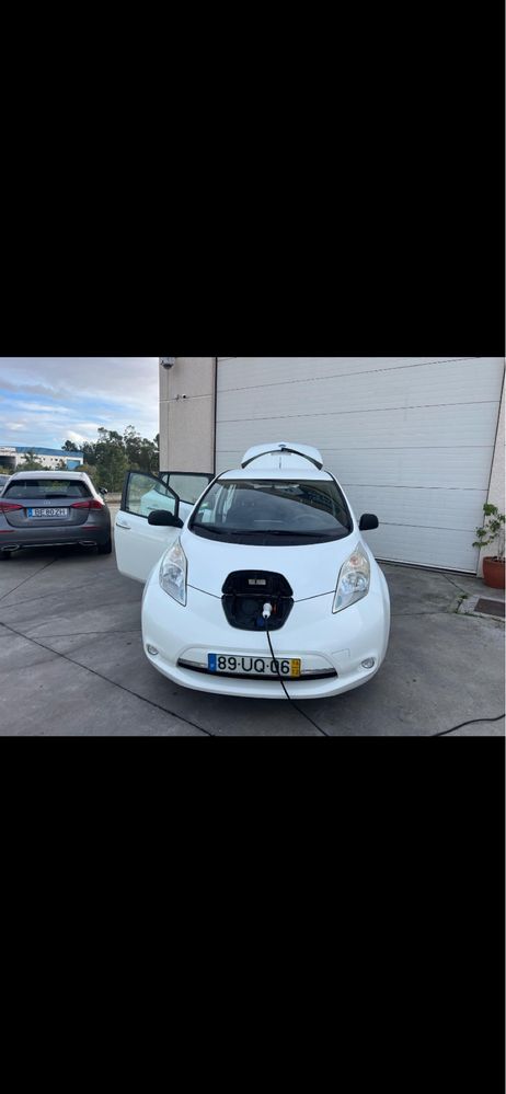 Vendo nissan leaf com baterias próprias em excelente estado