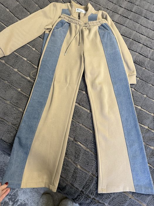 Продам костюм беж з денімовими вставками