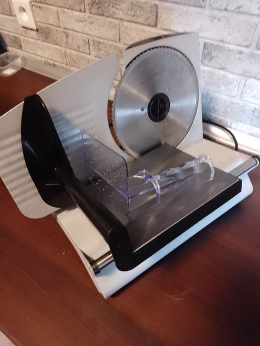 Krajalnica jak  nowa !.