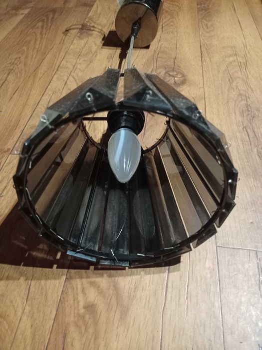 Szwedzka stylowa lampka podwieszana.