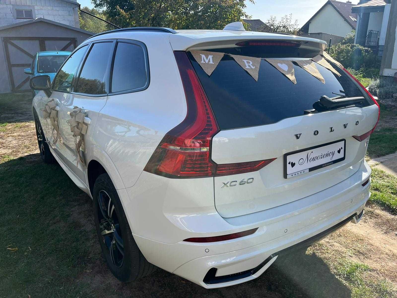 Eleganckie białe auto do ślubu Volvo XC60