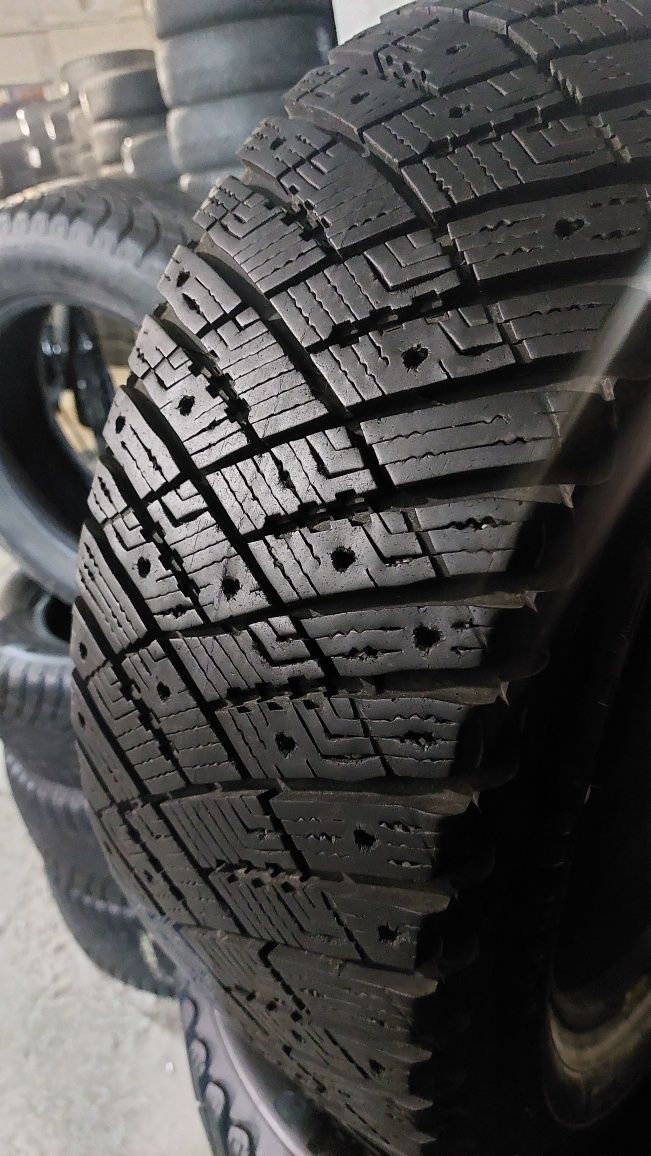 Зимние шины комплект GoodYear Ultra Grip Ice Arctic 205/50 R17