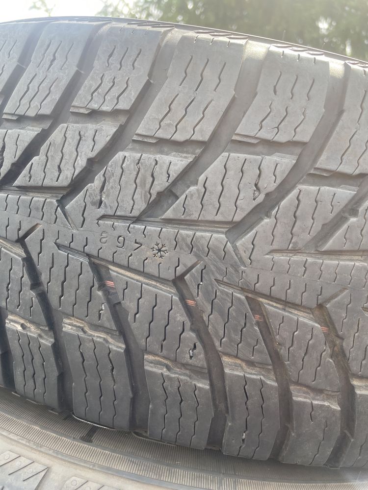 Шини 215 60 17c nokian