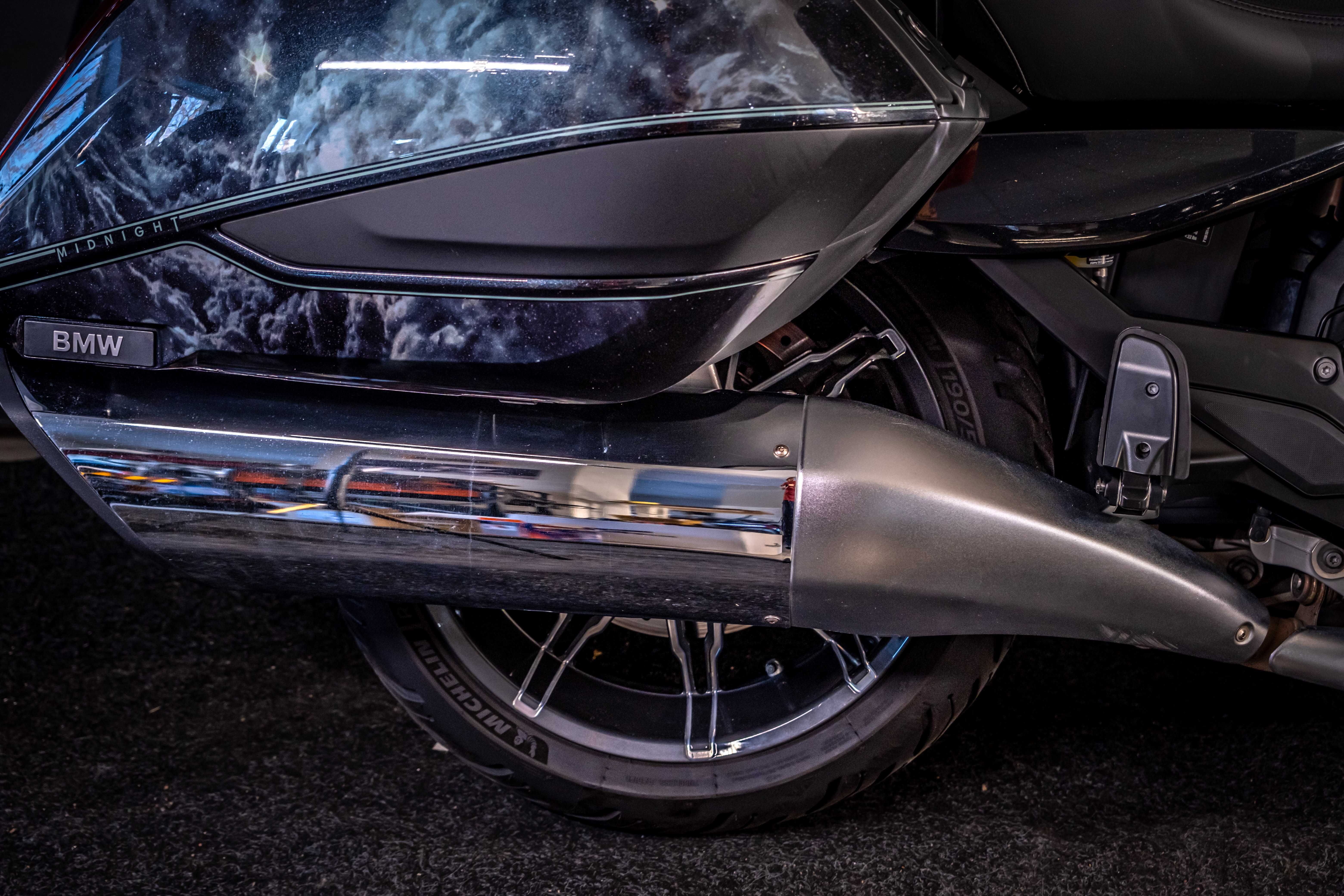 BMW K1600 Midnight