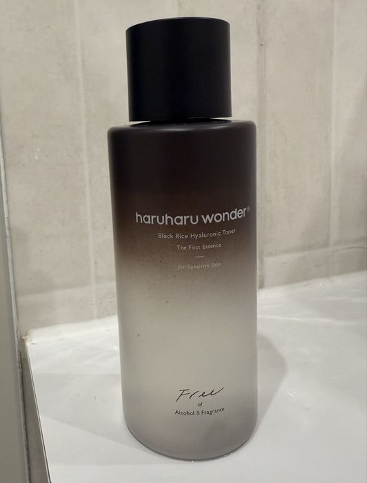 Haruharu wonder Hyaluronic Toner