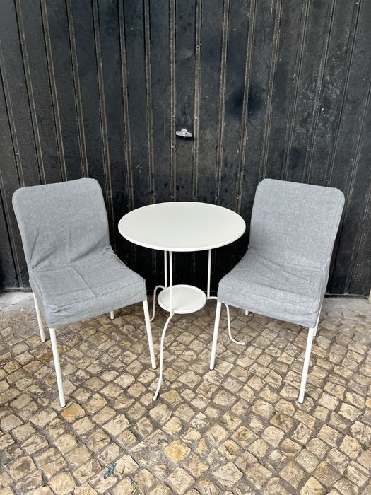 Mesa redonda e 2 cadeiras ikea