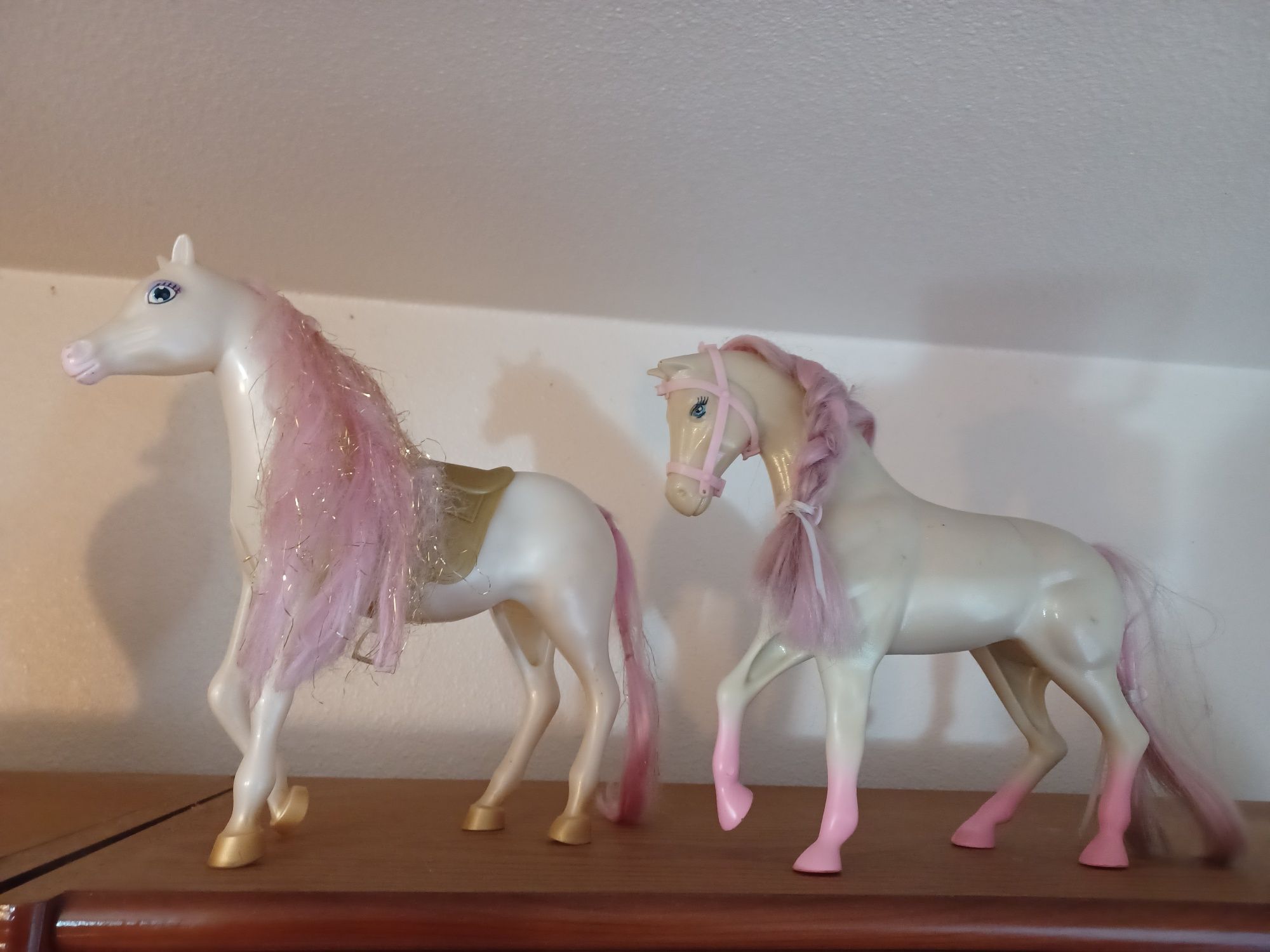 Cavalos de criança.