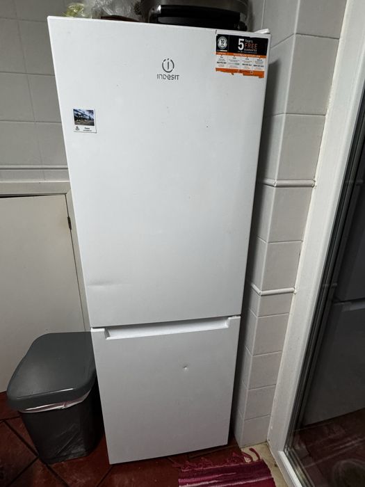 Vendo Combinado Indesit