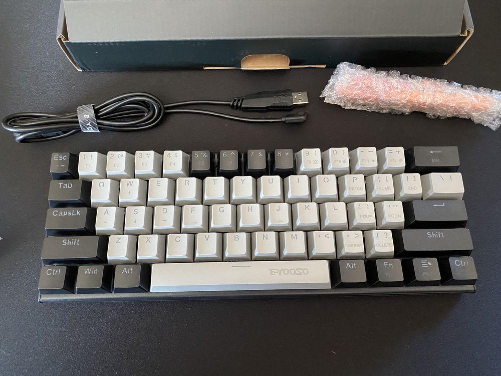 Teclado Mecânico 60% - Switch RED - NOVO