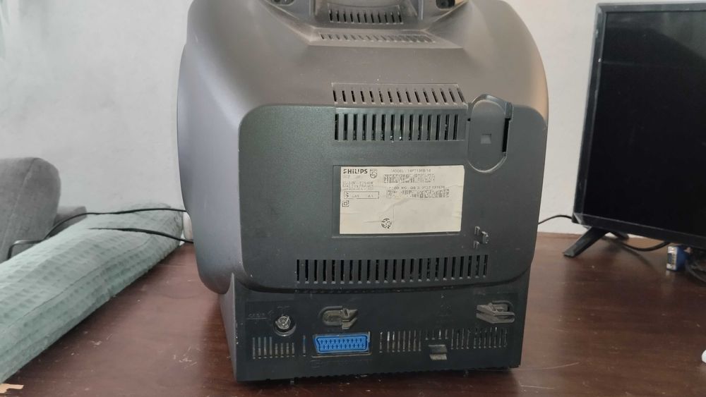 Televisão TV CRT Philips em muito bom estado