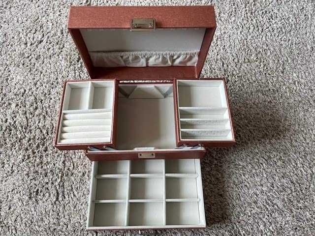Pojemny duży kuferek szkatuła organizer na biżuterię prezent
