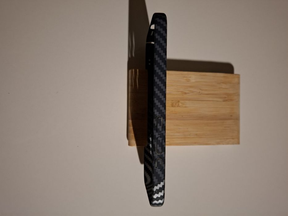 Чехол iphone 17 carbon