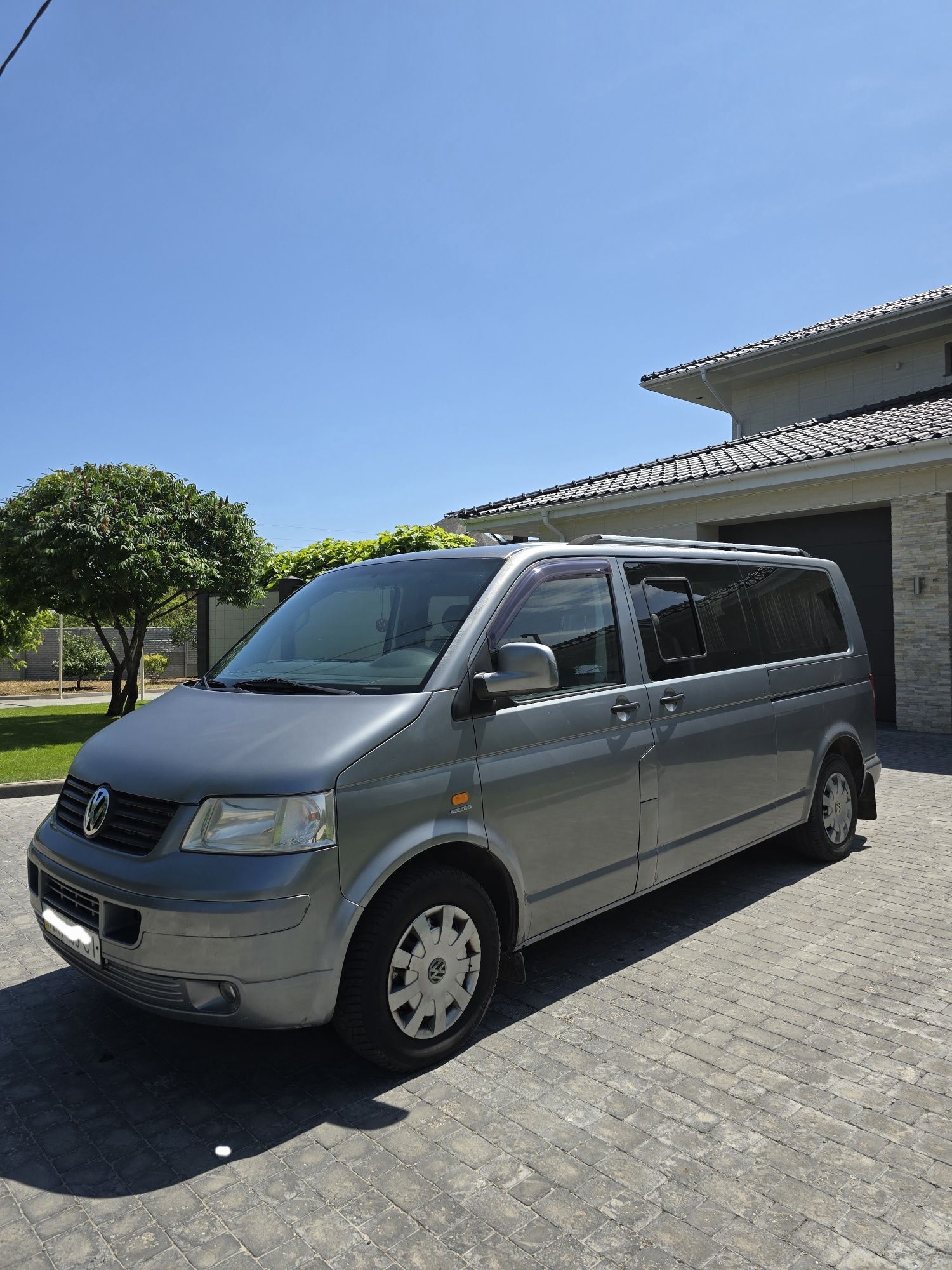 Продам Volkswagen Caravelle 9 мест