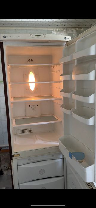 Холодильник  lg gr-389Sqf ( под ремонт , описание)