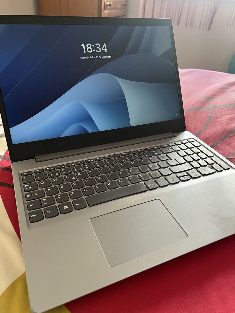 computador portátil lenovo IdeaPad S145-15API