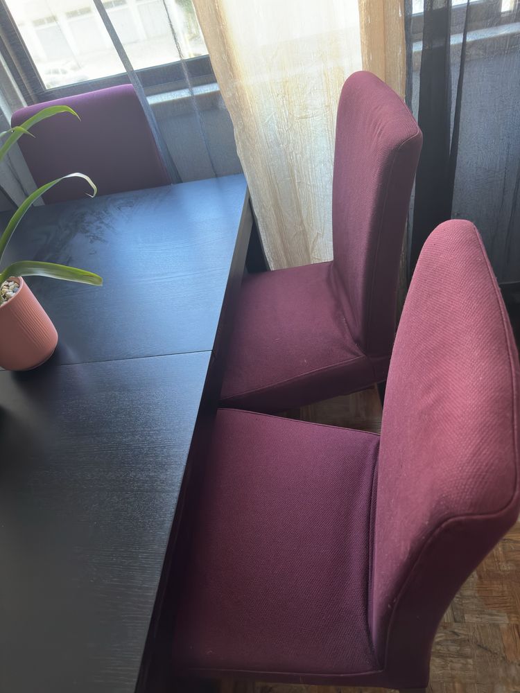 Mesa de Jantar Extensivel + 6 Cadeiras Acolchoadas com Capa