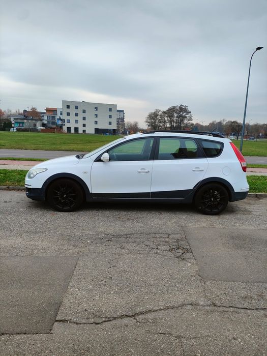 Pilne Hyundai i30 CW X-Road 1.6 CRDi 4-5l