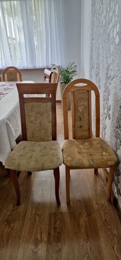 Sprzedam stół rozkładany z kompletem 12 krzeseł