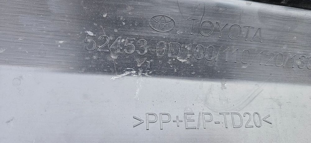 zderzak tylny dolny spoiler dokładka toyota yaris cross 2021- pdc ory