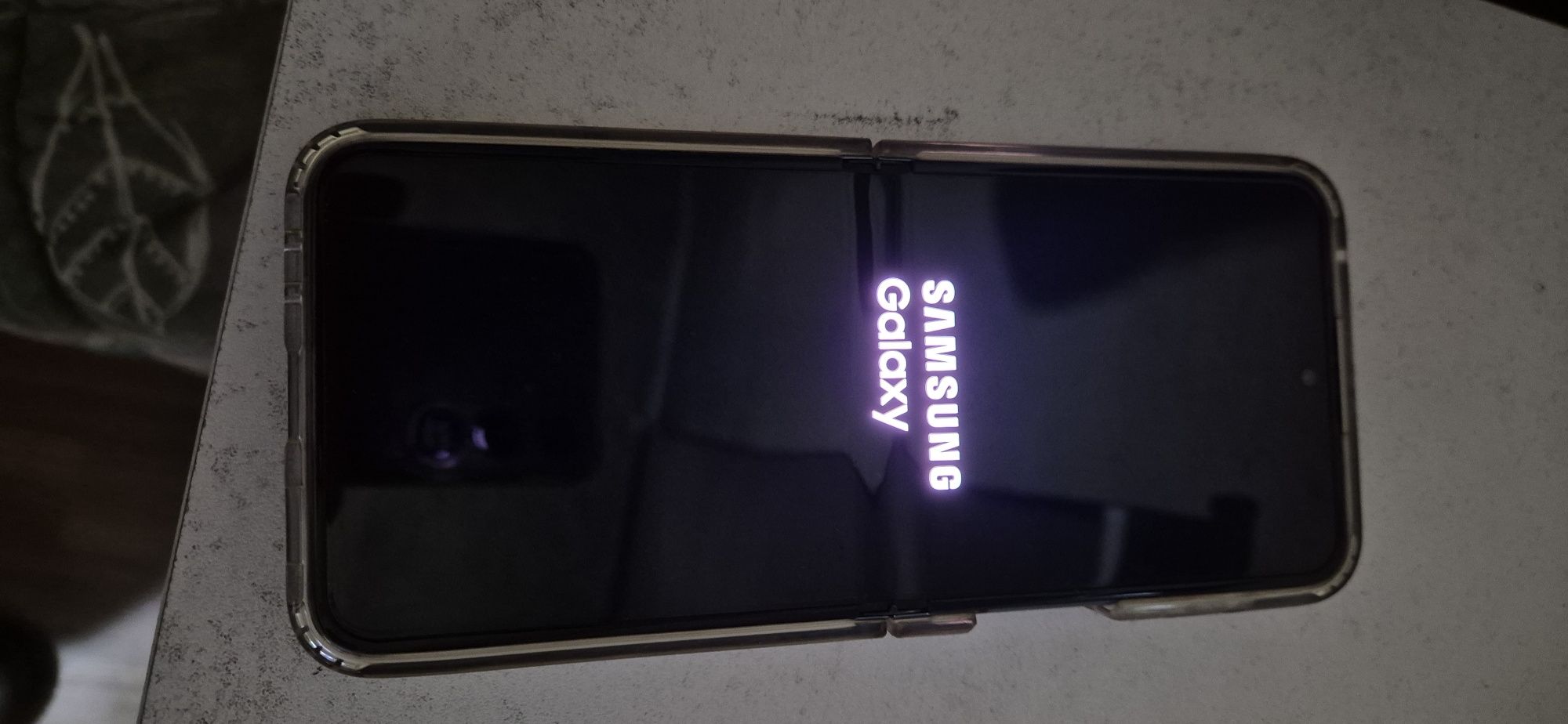 Samsung ZFlip 5, 8/256 gb, garantia até 20/04/2029, novo preço