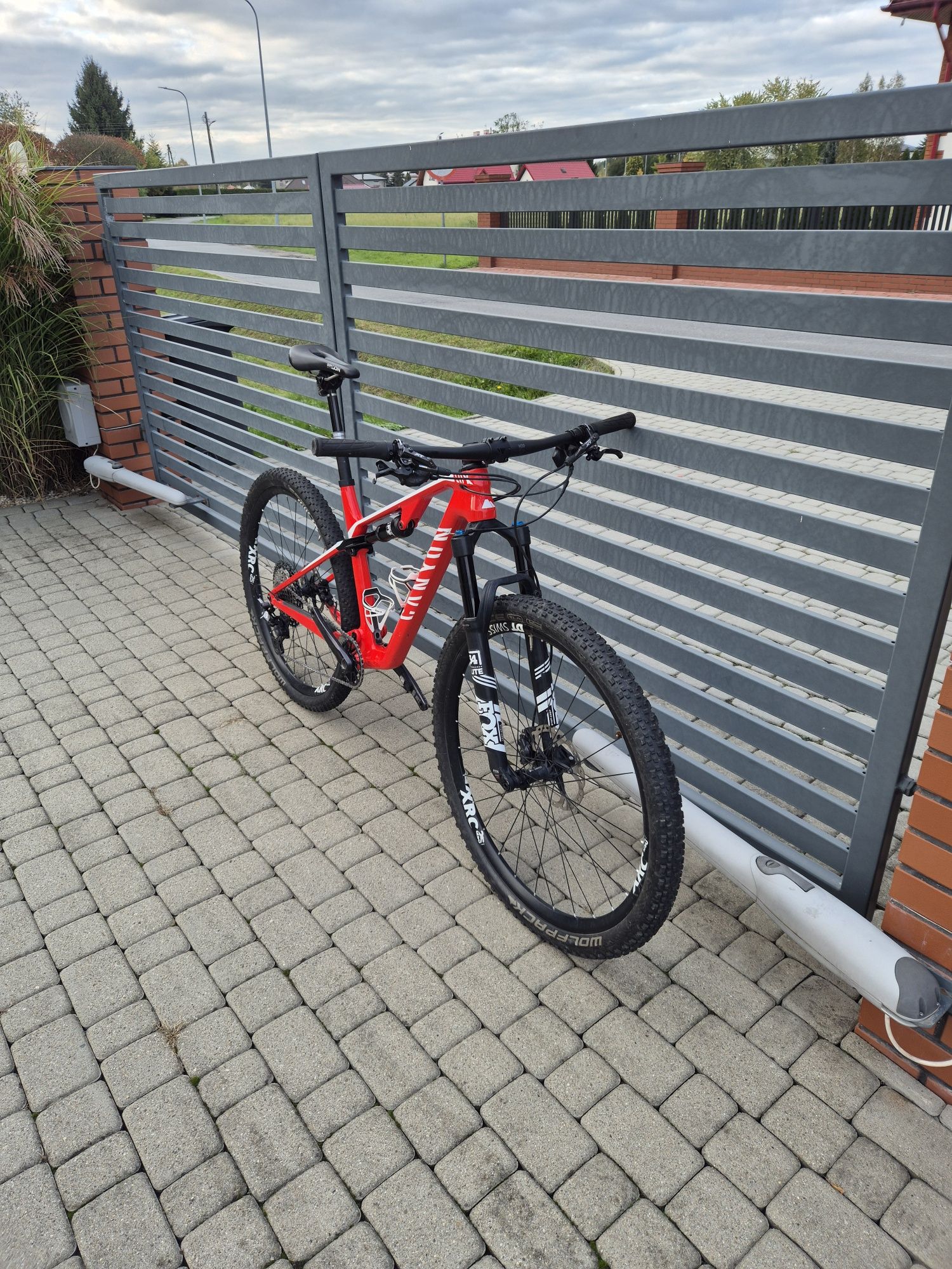 Canyon Lux SL CF 8 Race Team M