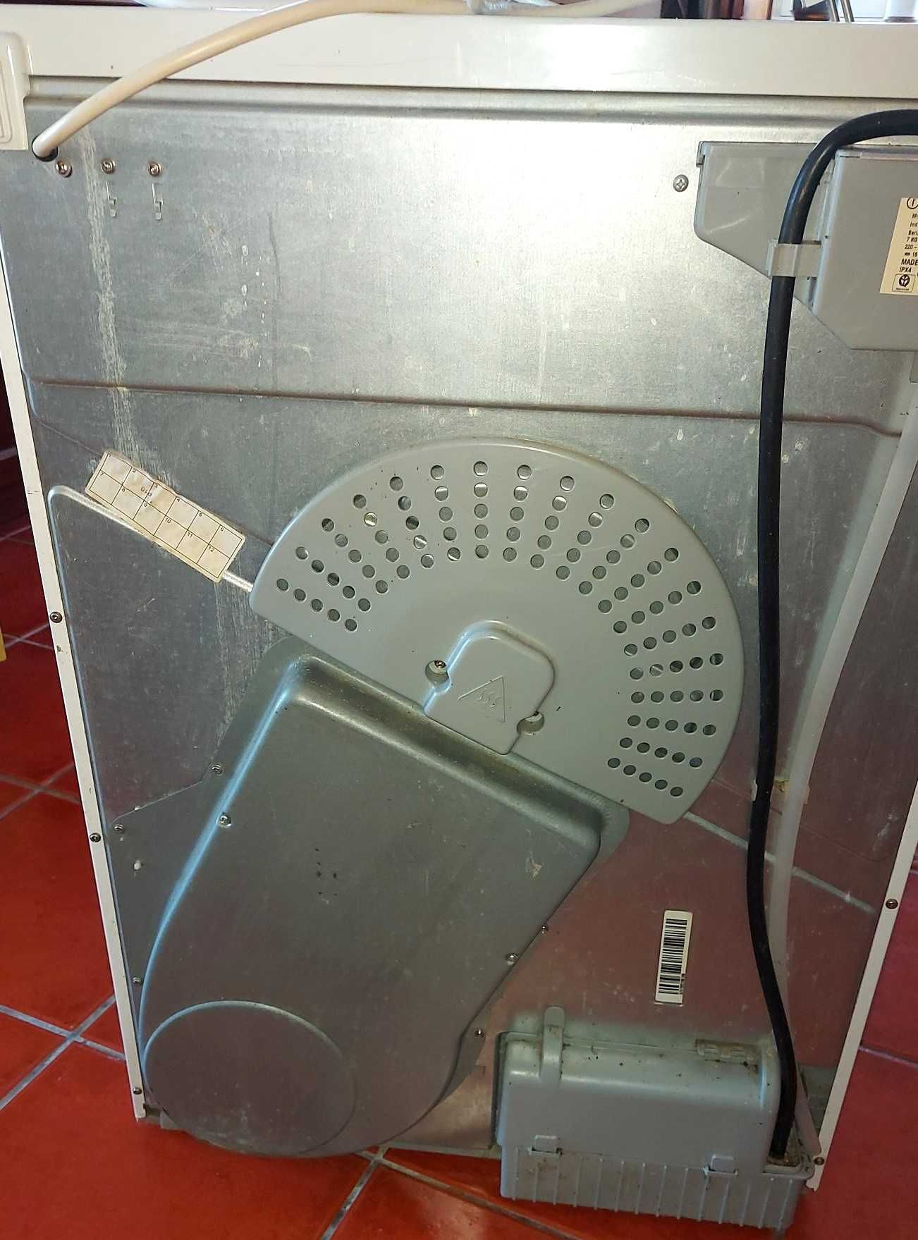 Máquina de secar roupa Indesit IDC 75