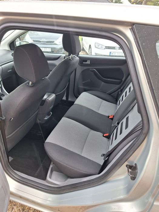 Ford Focus Kombi 1.6 Benzyna 2010 rok