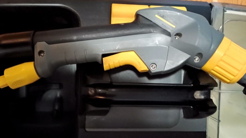 Odkurzacz piorący Karcher Puzzi 10/1