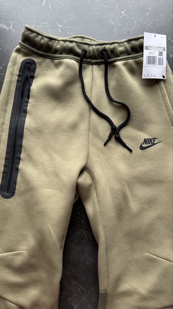 Nike Tech Fleece Joggers Oliwkowe | Rozmiar XS | Nowe, oryginalne