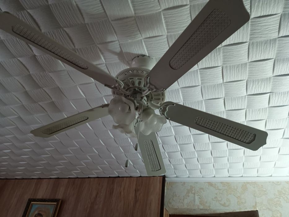 Żyrandol z wiatrakiem