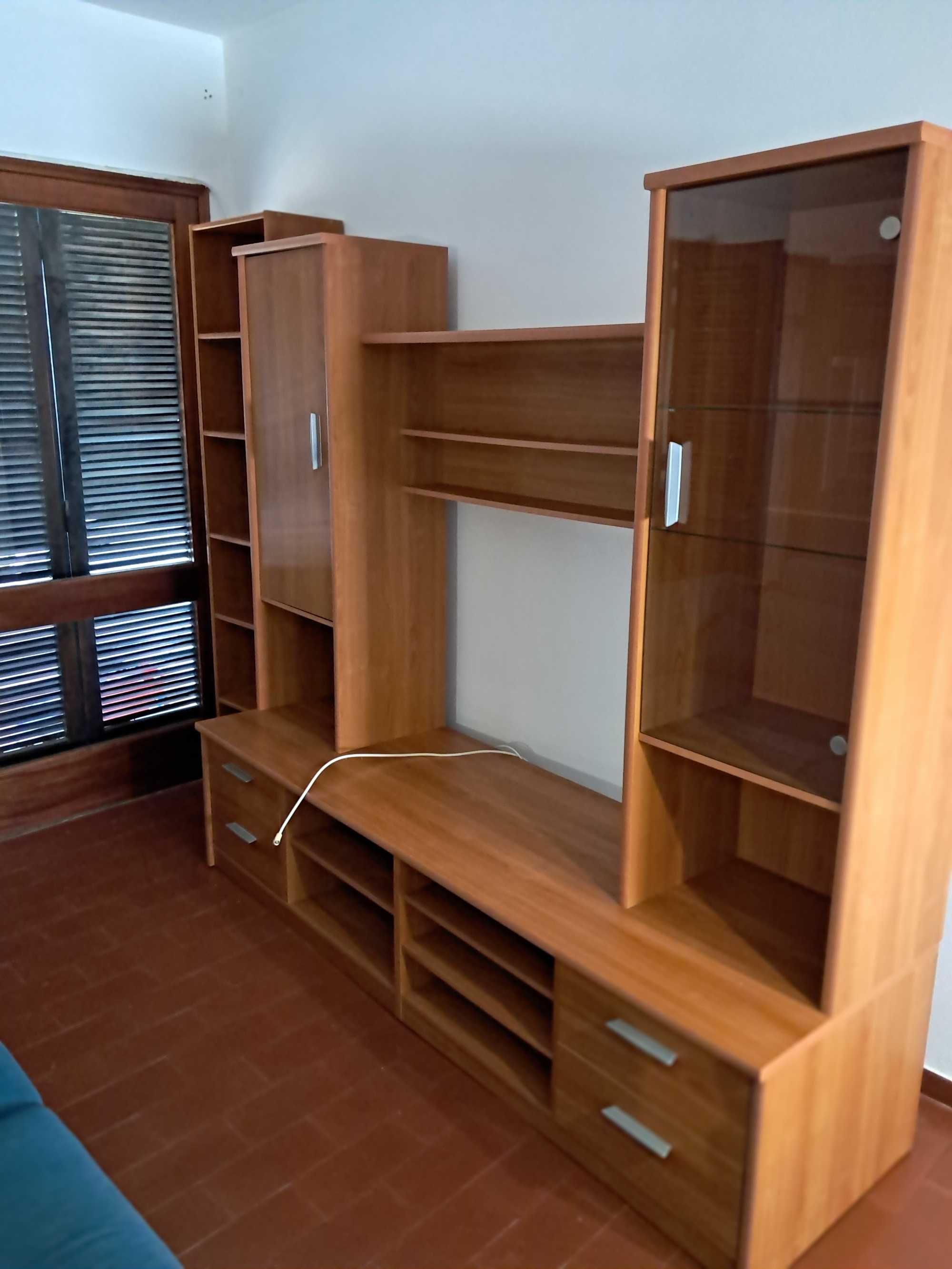 Movel de madeira para desocupar