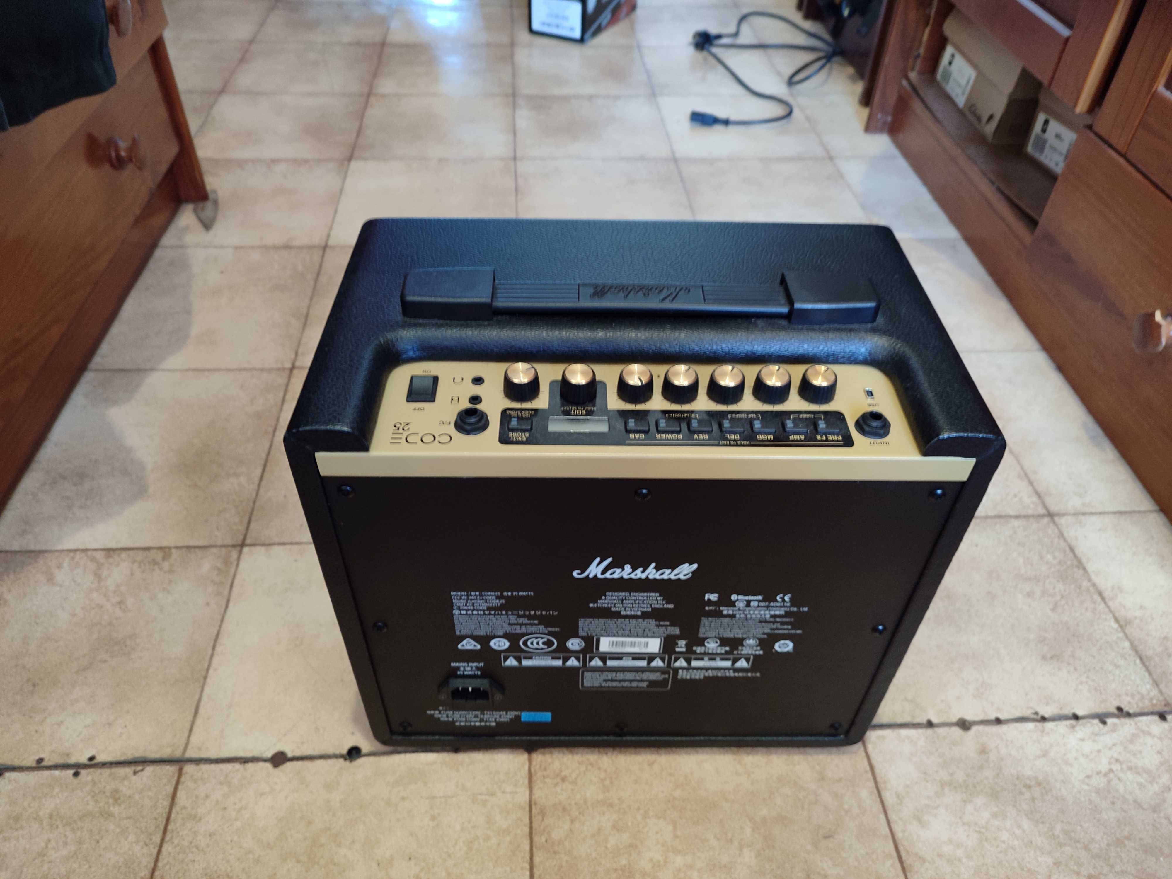 Amplificador Marshall CODE 25