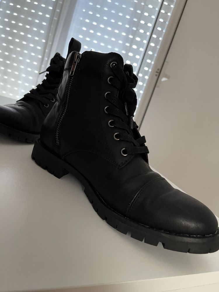 Botas de homem c/ziper e cadarço