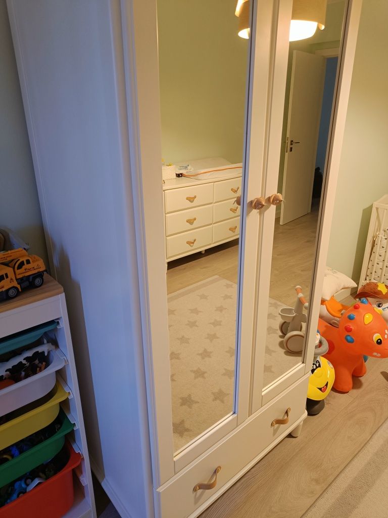 Cómoda + guarda fatos ikea tyssedal