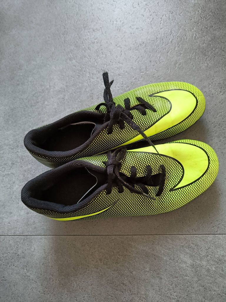 Buty sportowe korki rozm.37.5