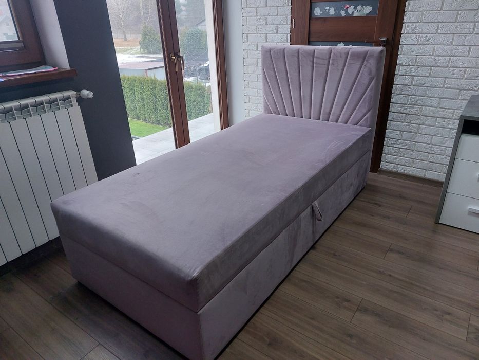 Łóżko tapicerowane z dużym pojemnikiem