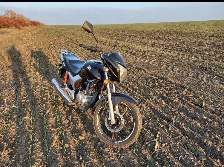Мотоцикл Honda cb125e