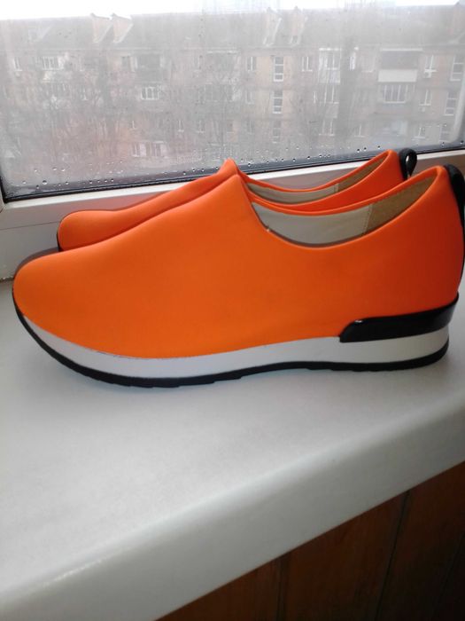 Продам женские кросовки Parisardi Италия 36р.