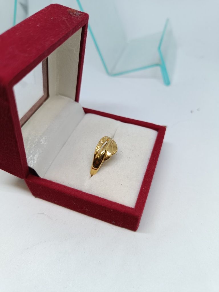 Złoty pierścionek z diamentem złoto 333 rozmiar 13