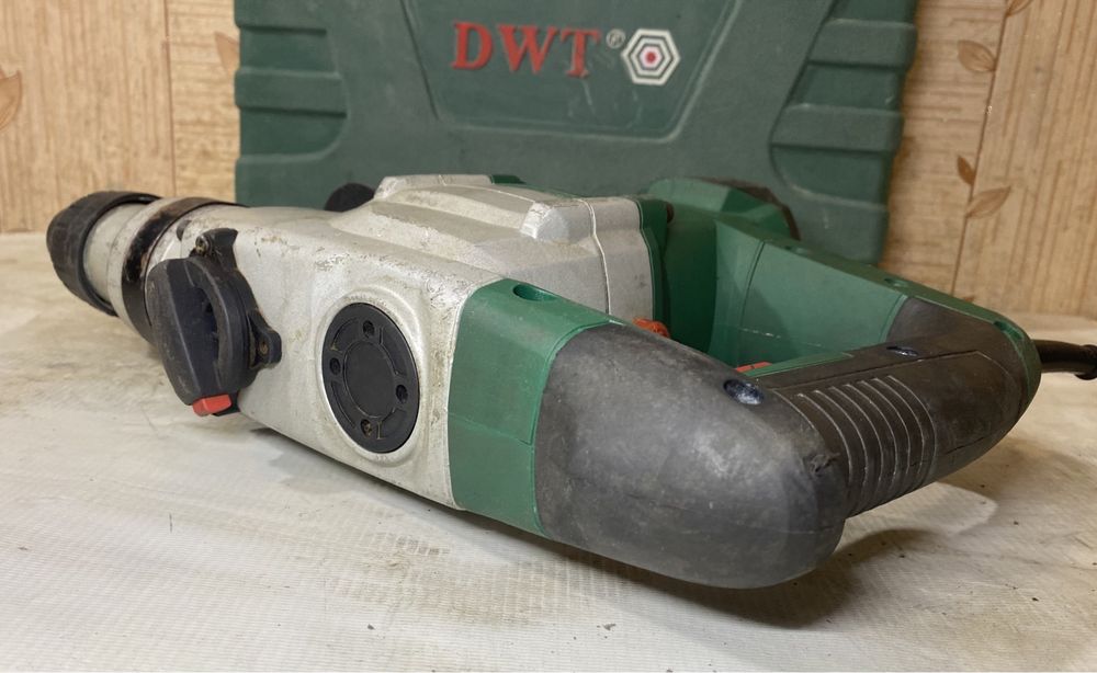 Перфоратор → DWT BH11-28 на 4 Дж. | 1050 Вт. + БУРИ/ПІКА/ЗУБИЛО/КЕЙС !