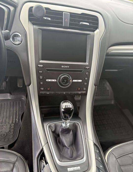 Ford Mondeo      2015