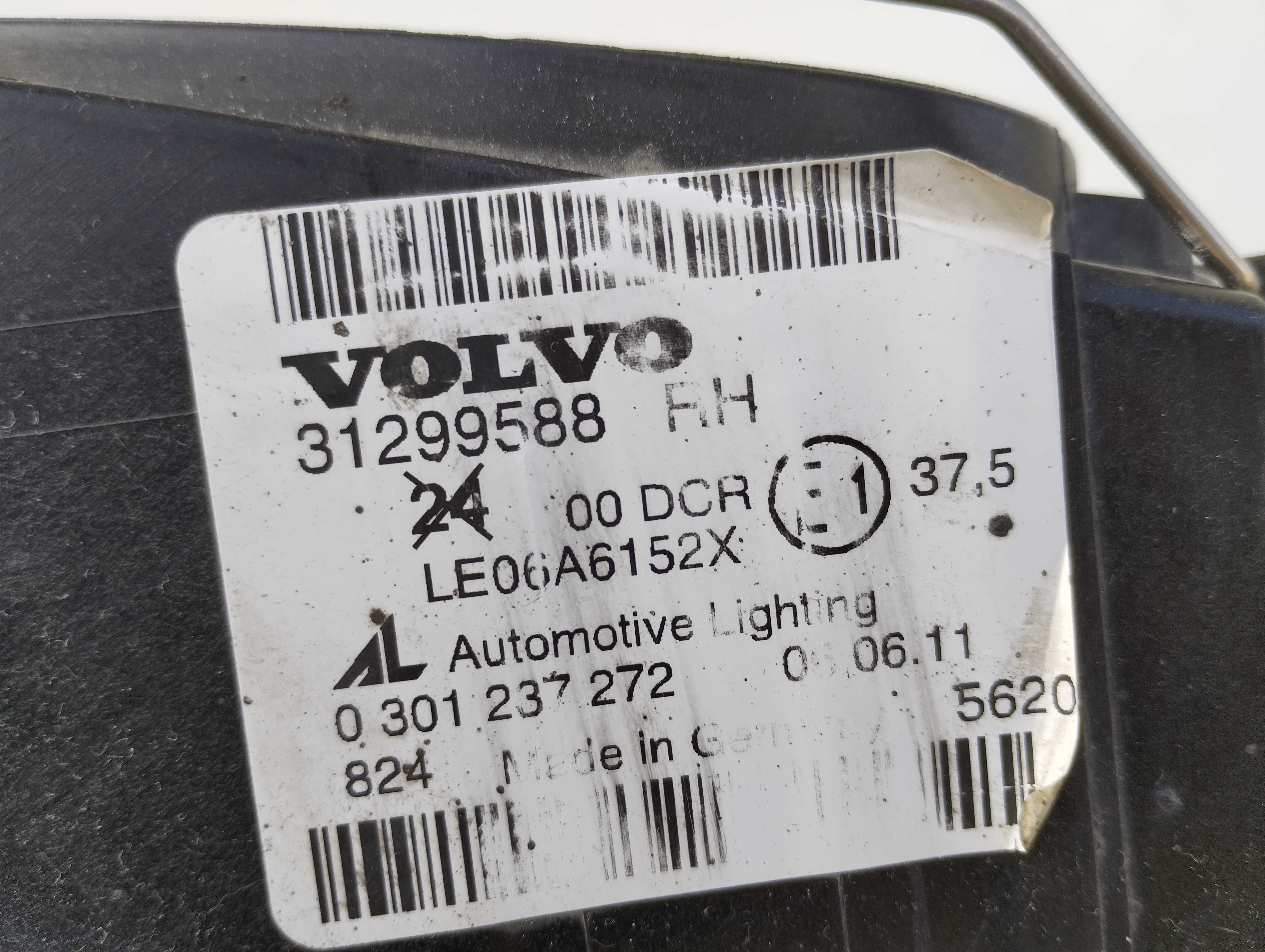 Volvo S40 V50 lift Bi Xenon prawy lampa prawa EUROPA