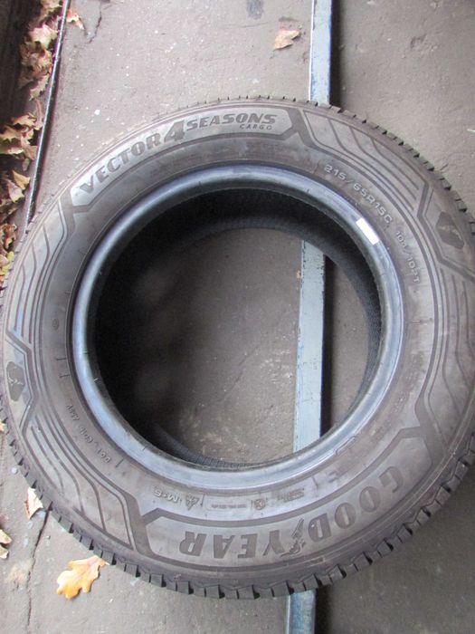 215/65/16с пара зимових шин Good Year Vector 4 Seasons