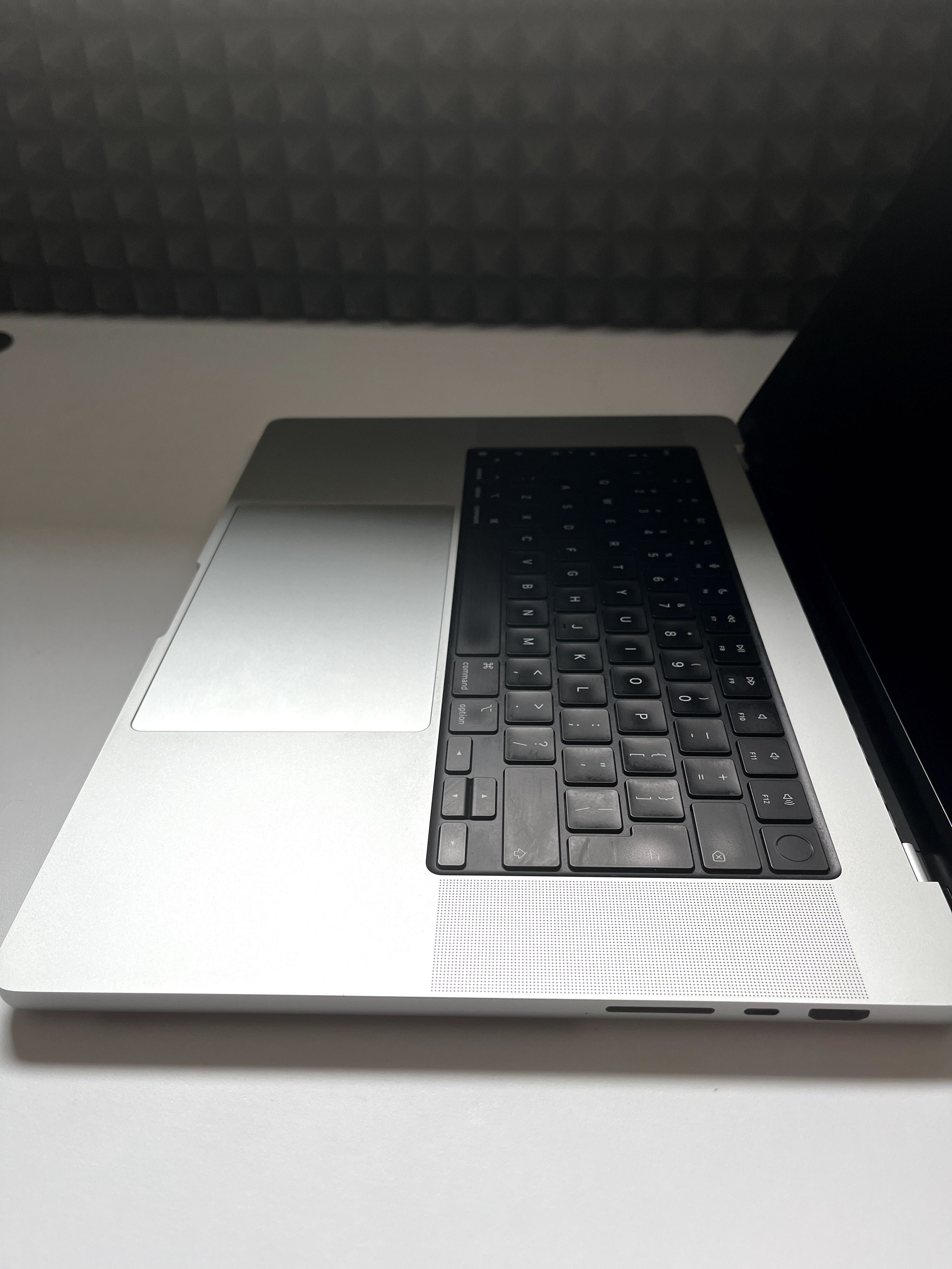 MacBook Pro 16” M1 Max / 64 GB RAM / 2 TB SSD – Stan idealny