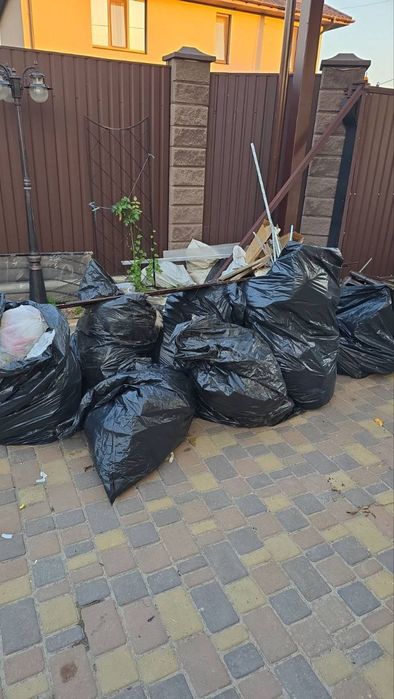 Вивіз сміття. Вивіз хламу. Вивіз мотлоху.