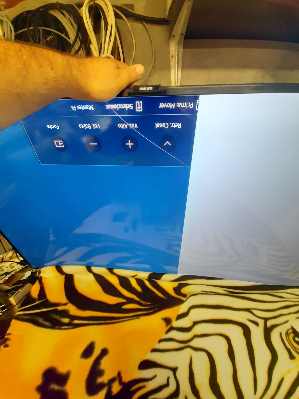 Tv Samsung para peças UE50TU7005K