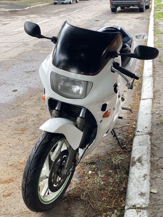 Продам або обміняю Хонда Vfr 400