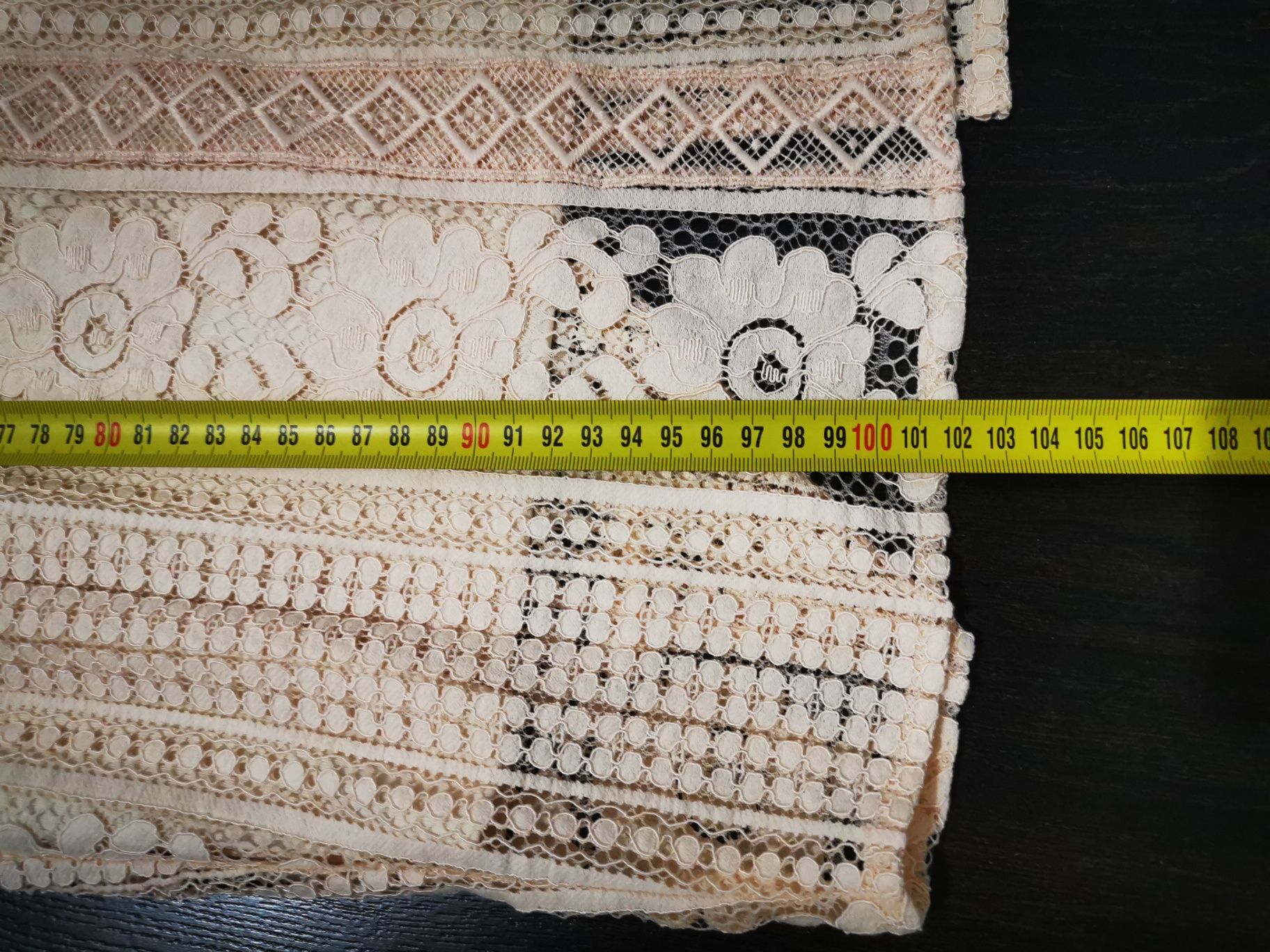 Kremowa sukienka dopasowana midi Reserved rozmiar 36 S